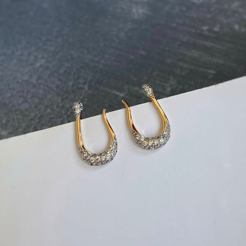 Crescent Hoop Earrings | 18K Gold Plated & Zircon Craftsmanship | Tiny Earrings
